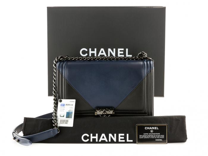Chanel Navy and Black Medium Boy Bag - Image 7
