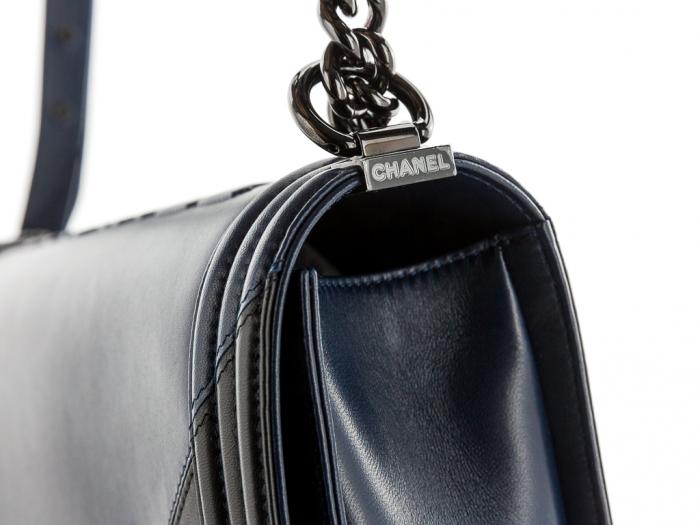 Chanel Navy and Black Medium Boy Bag - Image 5