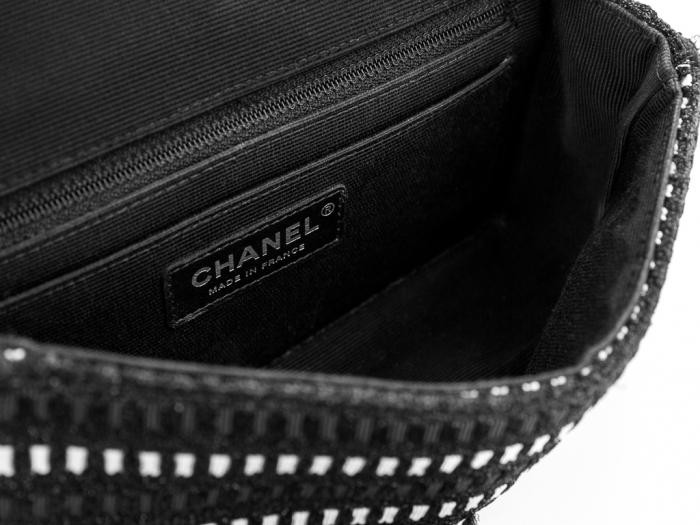 Chanel Classic Flap Bag - Image 4