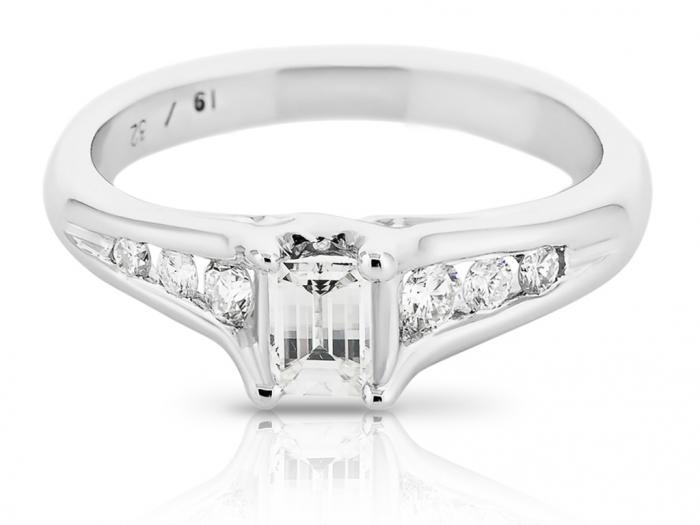 Shoulder Set Diamond Ring
