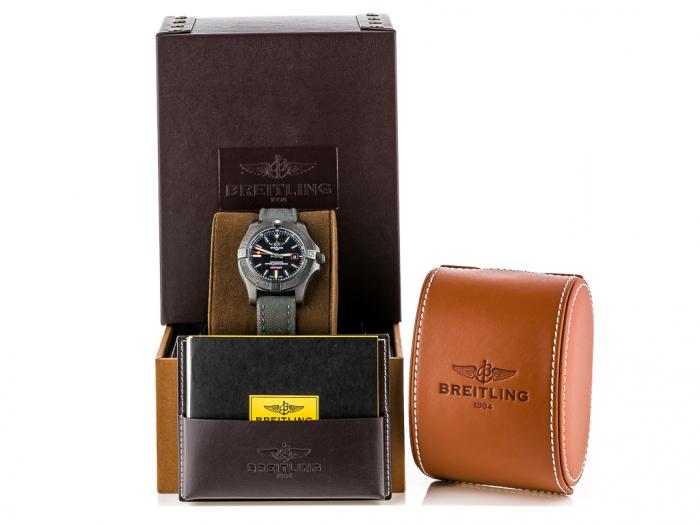 Breitling Avenger Blackbird 44 Watch