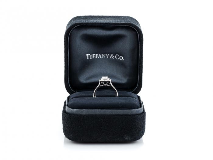 Tiffany & Co Solitaire Diamond Ring - Image 4
