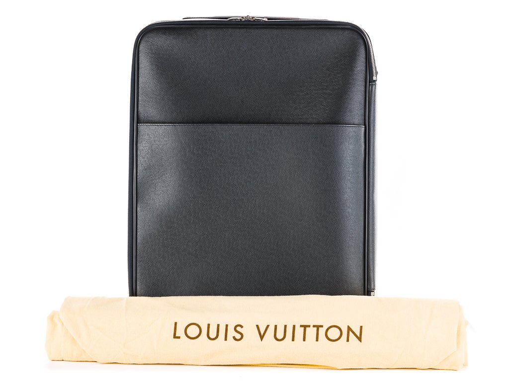 Louis Vuitton Taiga Pegase 55 Louis Vuitton Taiga Pegase 55