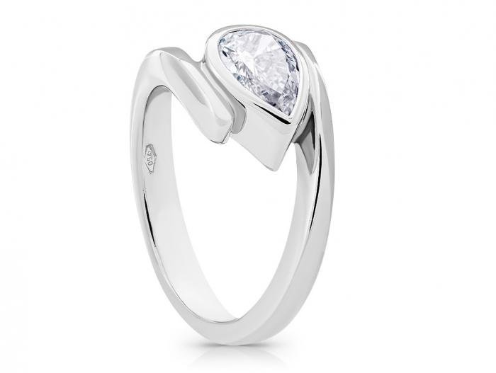 Pear Shape Diamond Ring - Image 2