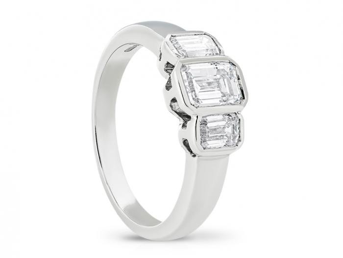 Three Stone Diamond Ring - Image 2