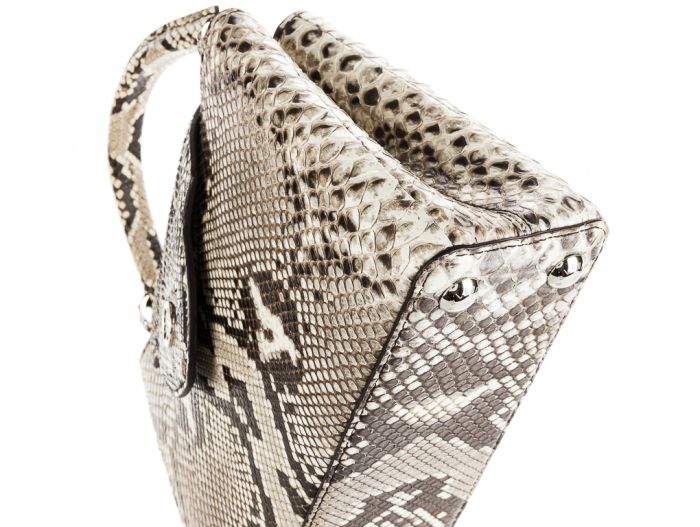 Louis Vuitton Capucines BB Bag - Image 3