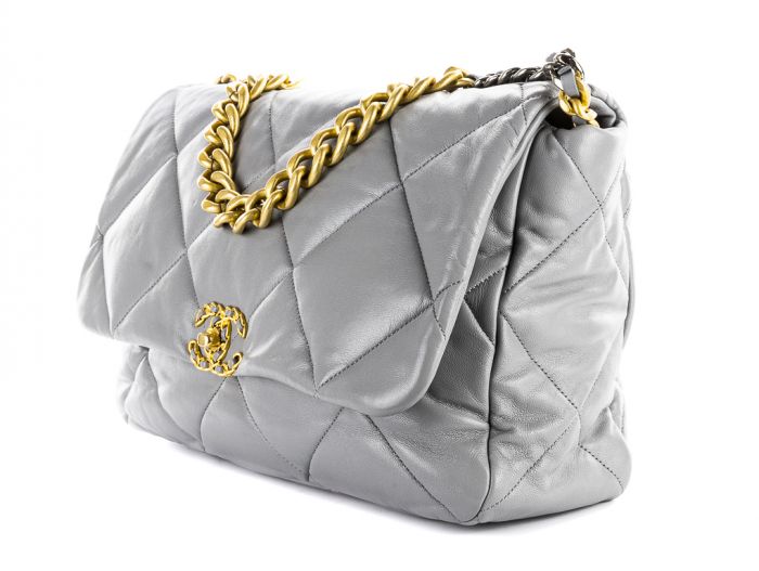 Chanel 19 Maxi Crossbody Bag  - Image 3