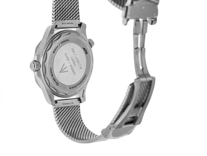 Omega Seamaster Diver 300m 007 Edition Co-Axial Master Chronometer  - Image 4