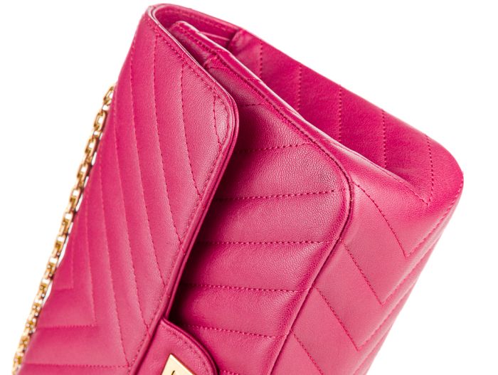 Chanel Chevron Quilted 2.55 Reissue Double Flap Bag - Image 3
