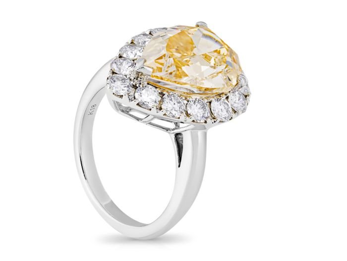 Yellow Pear Cut Diamond Ring - Image 2
