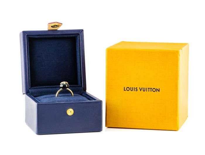 Louis Vuitton Blossom Onynx and Diamond Ring