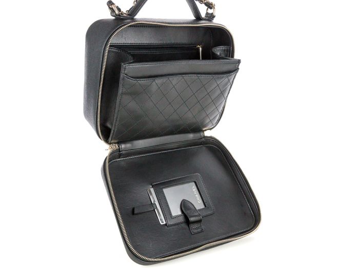 Chanel Filigree CC Vanity Case - Image 5