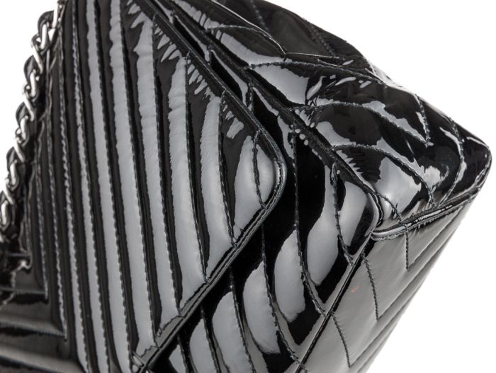 Chanel Classic Chevron Patent Single Maxi Flap Bag - Image 4