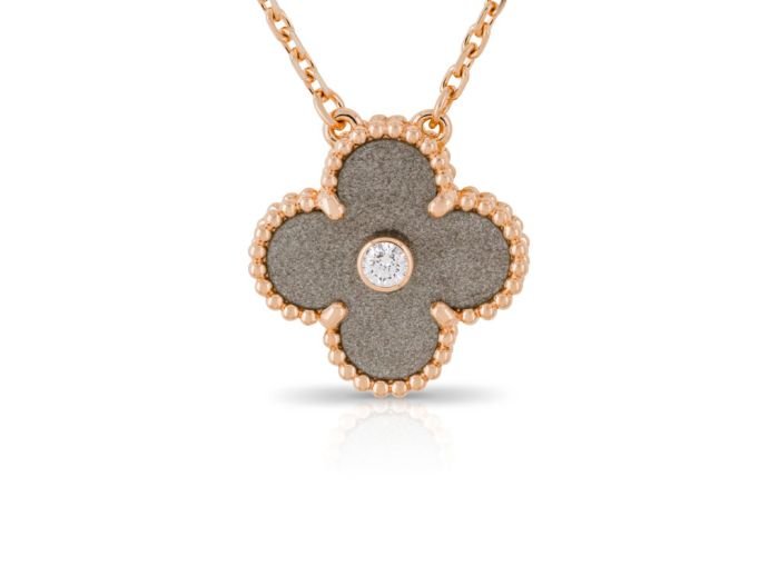 Van Cleef & Arpels Limited Edition Alhambra Pendant (2)