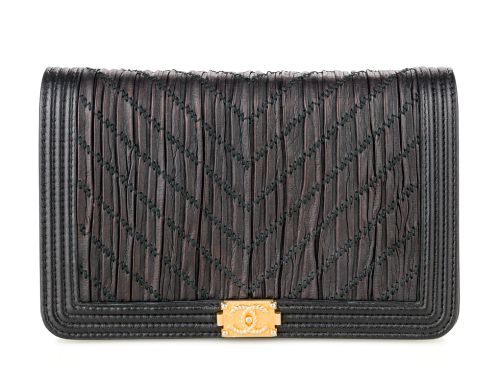 Chanel Black Pleated Crumpled Chevron Le Boy Wallet On Chain Crossbody Bag (2)