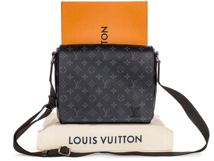 Louis Vuitton Black District PM Messenger Bag - Image 6