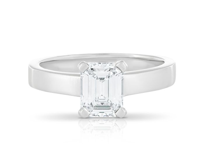 Solitaire Emerald Cut 0.90ct Diamond Ring in Platinum