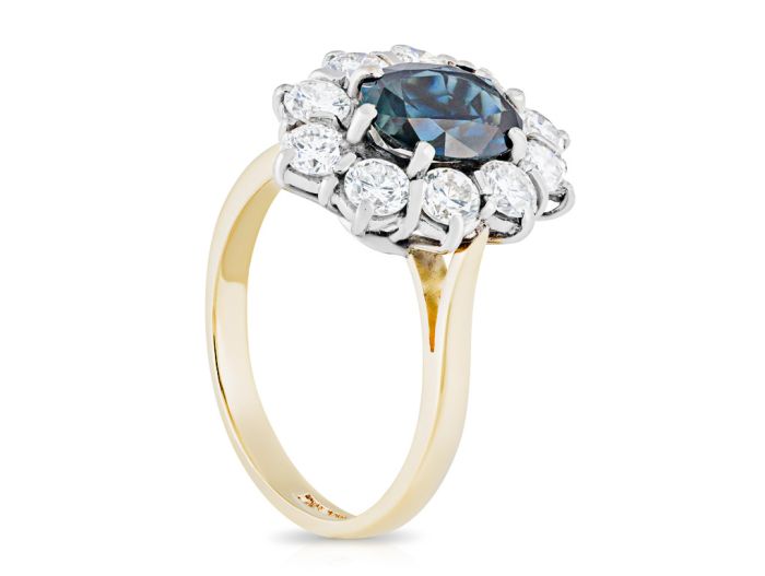 2.10ct Sapphire & 1.70ct Diamond Ring 18ct Yellow Gold - Image 2