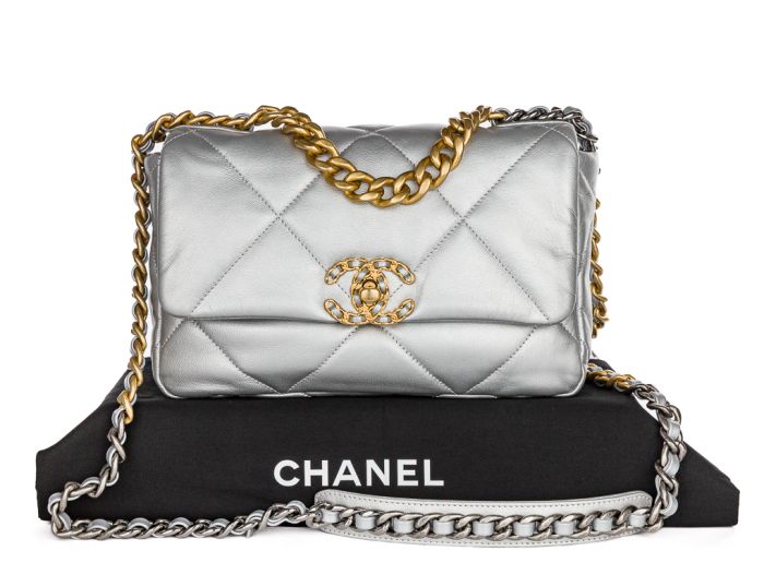 Chanel 19 Metallic Silver Single Flap Bag - Image 6