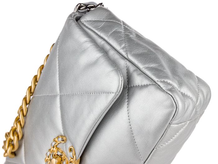 Chanel 19 Metallic Silver Single Flap Bag - Image 3