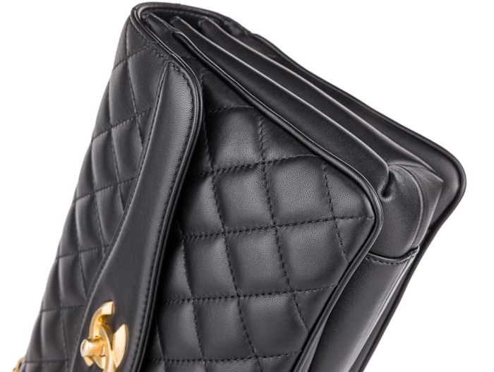 Chanel Black Large Quilted Lambskin Daily Companion Flap - Image 3