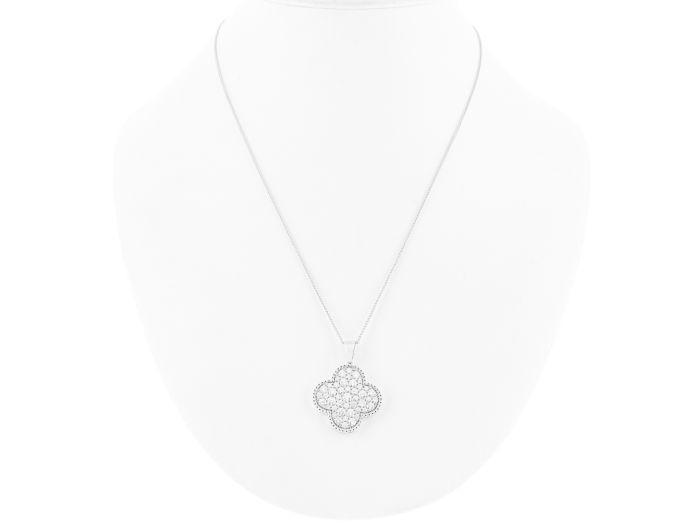 Diamond Clover Pendant - Image 3