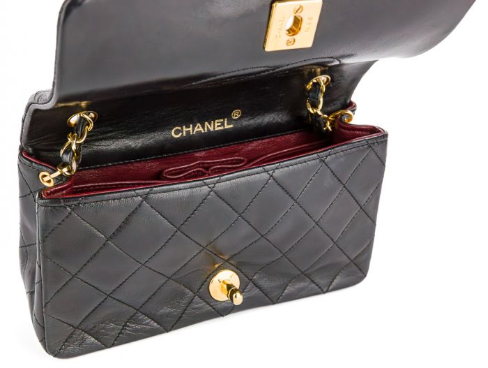 Chanel Black Lambskin Vintage Flap Bag - Image 4