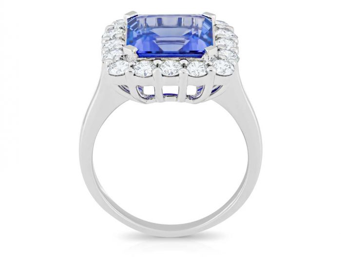 Tanzanite and Diamond Ring (3)